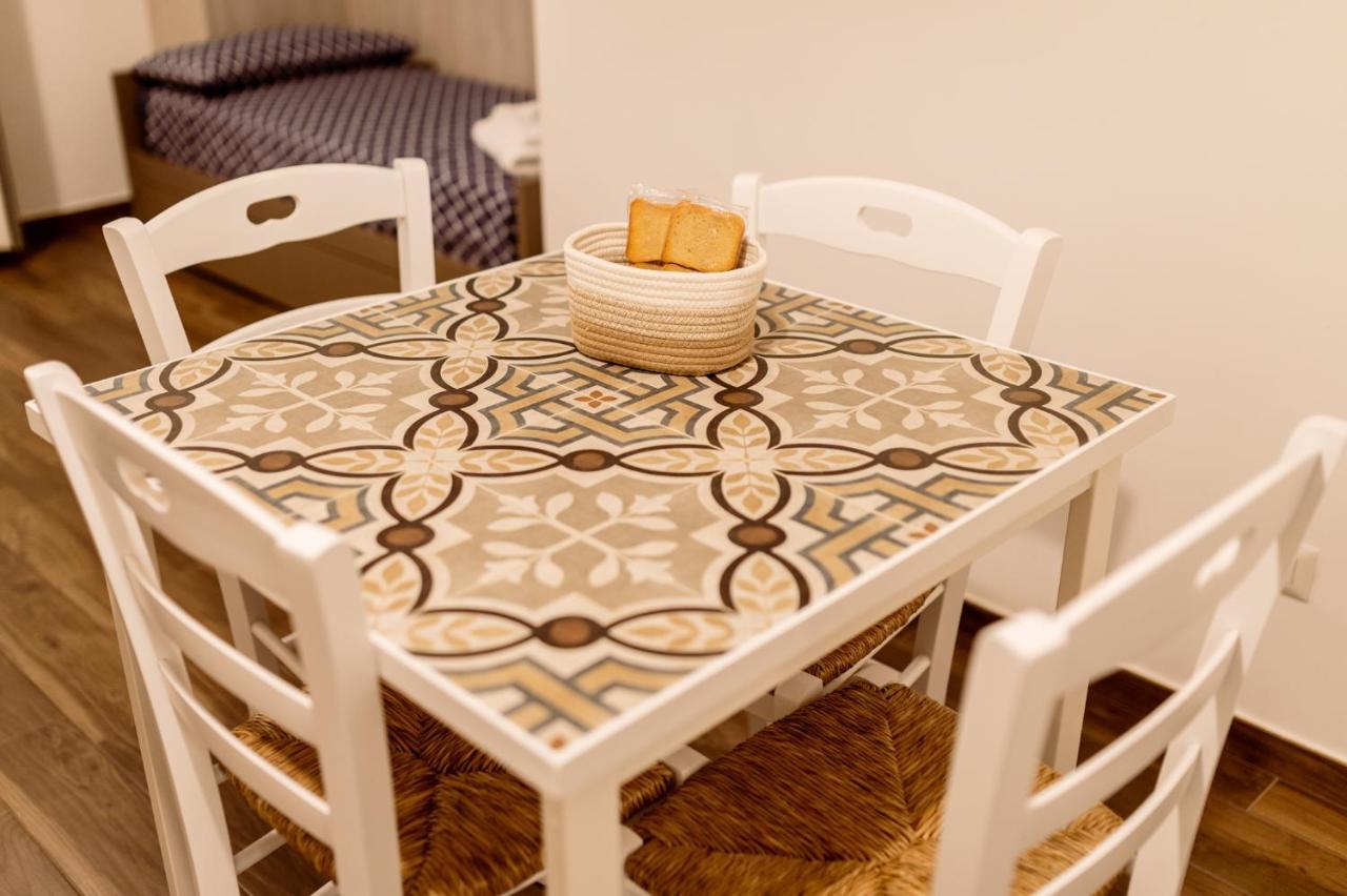 Nonna Vittoria Apartments Mola di Bari Bagian luar foto