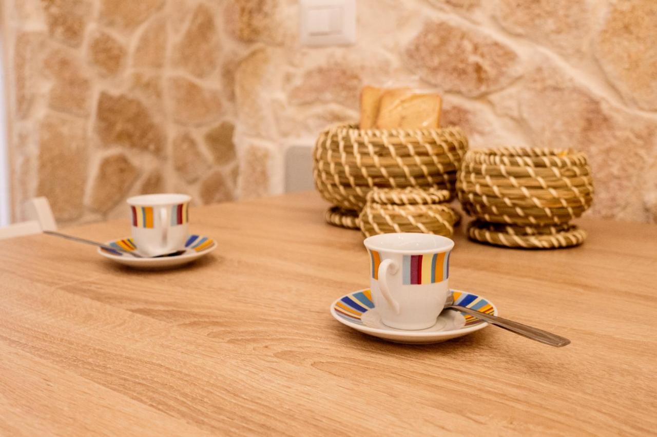 Nonna Vittoria Apartments Mola di Bari Bagian luar foto