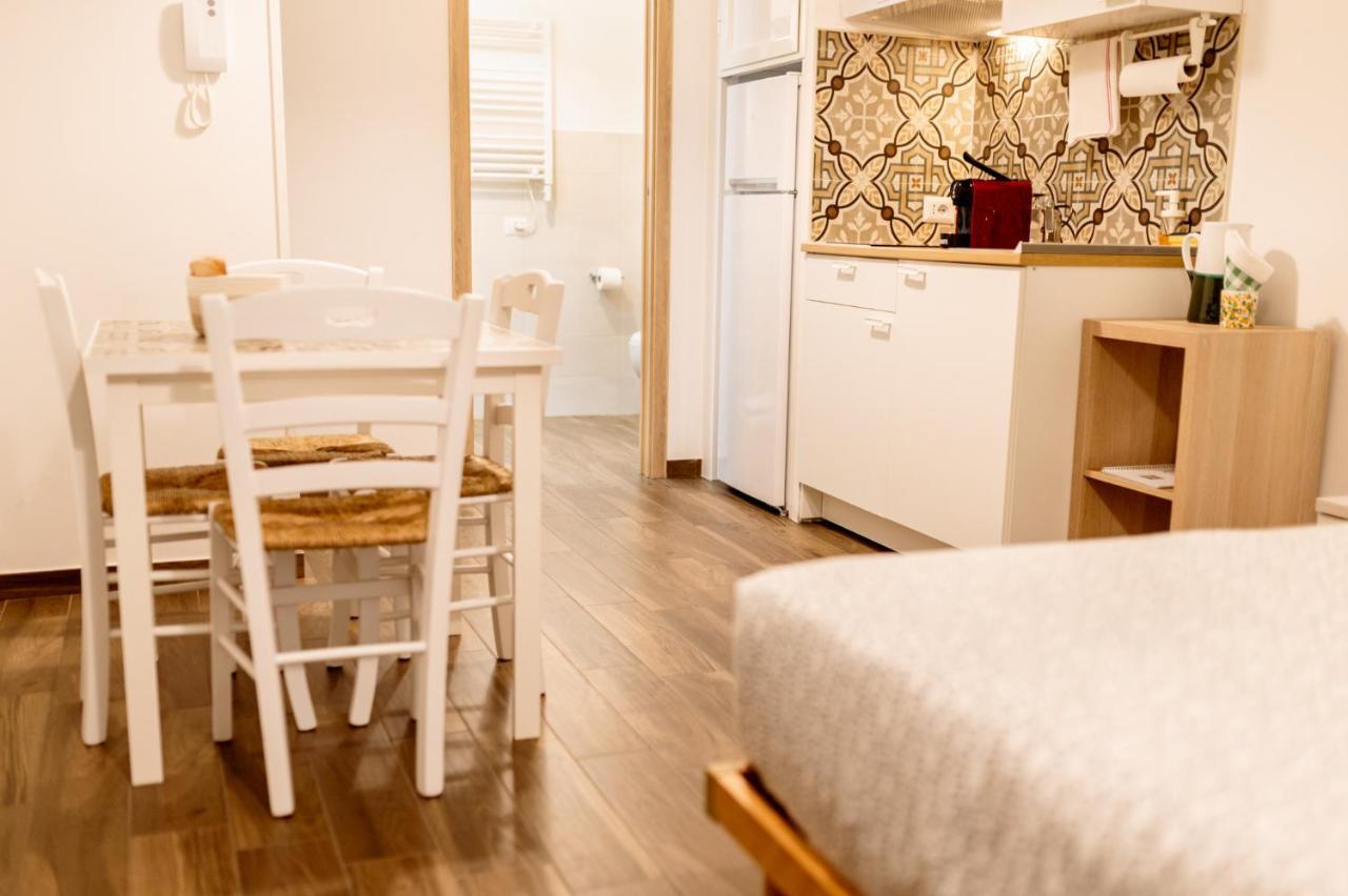 Nonna Vittoria Apartments Mola di Bari Bagian luar foto