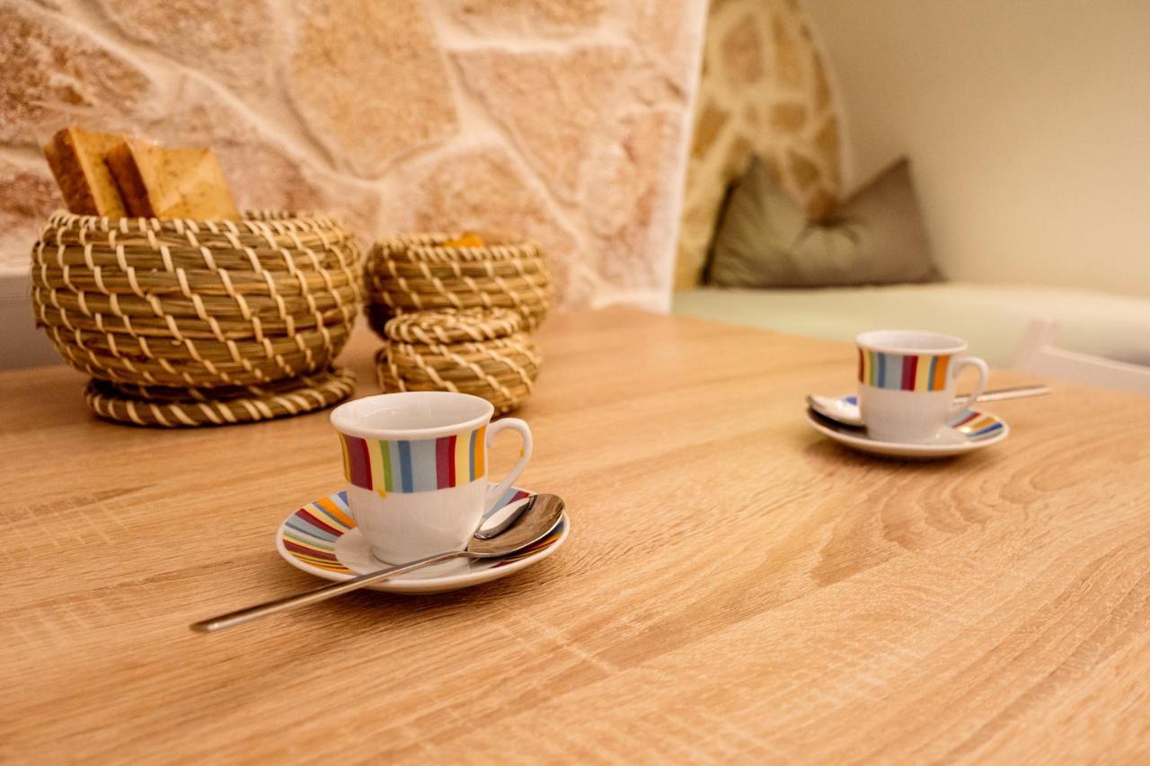 Nonna Vittoria Apartments Mola di Bari Bagian luar foto