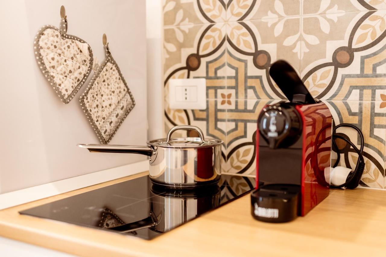 Nonna Vittoria Apartments Mola di Bari Bagian luar foto