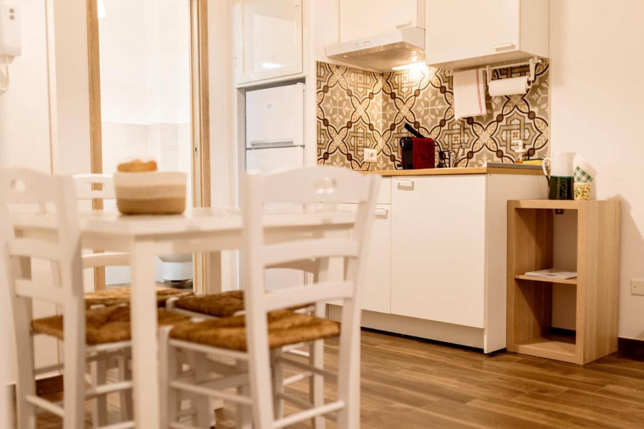 Nonna Vittoria Apartments Mola di Bari Bagian luar foto