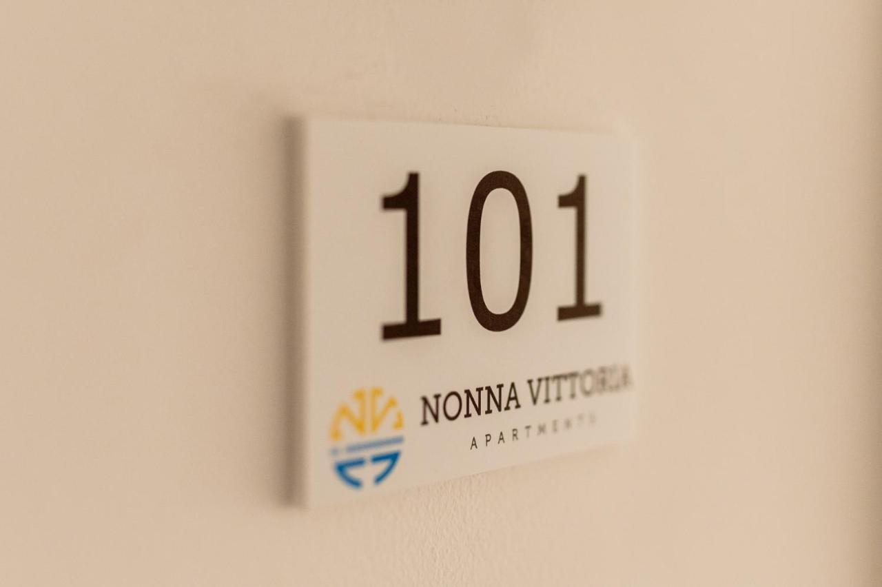 Nonna Vittoria Apartments Mola di Bari Bagian luar foto