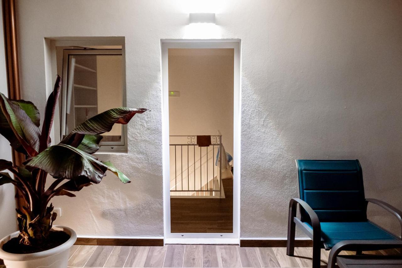 Nonna Vittoria Apartments Mola di Bari Bagian luar foto