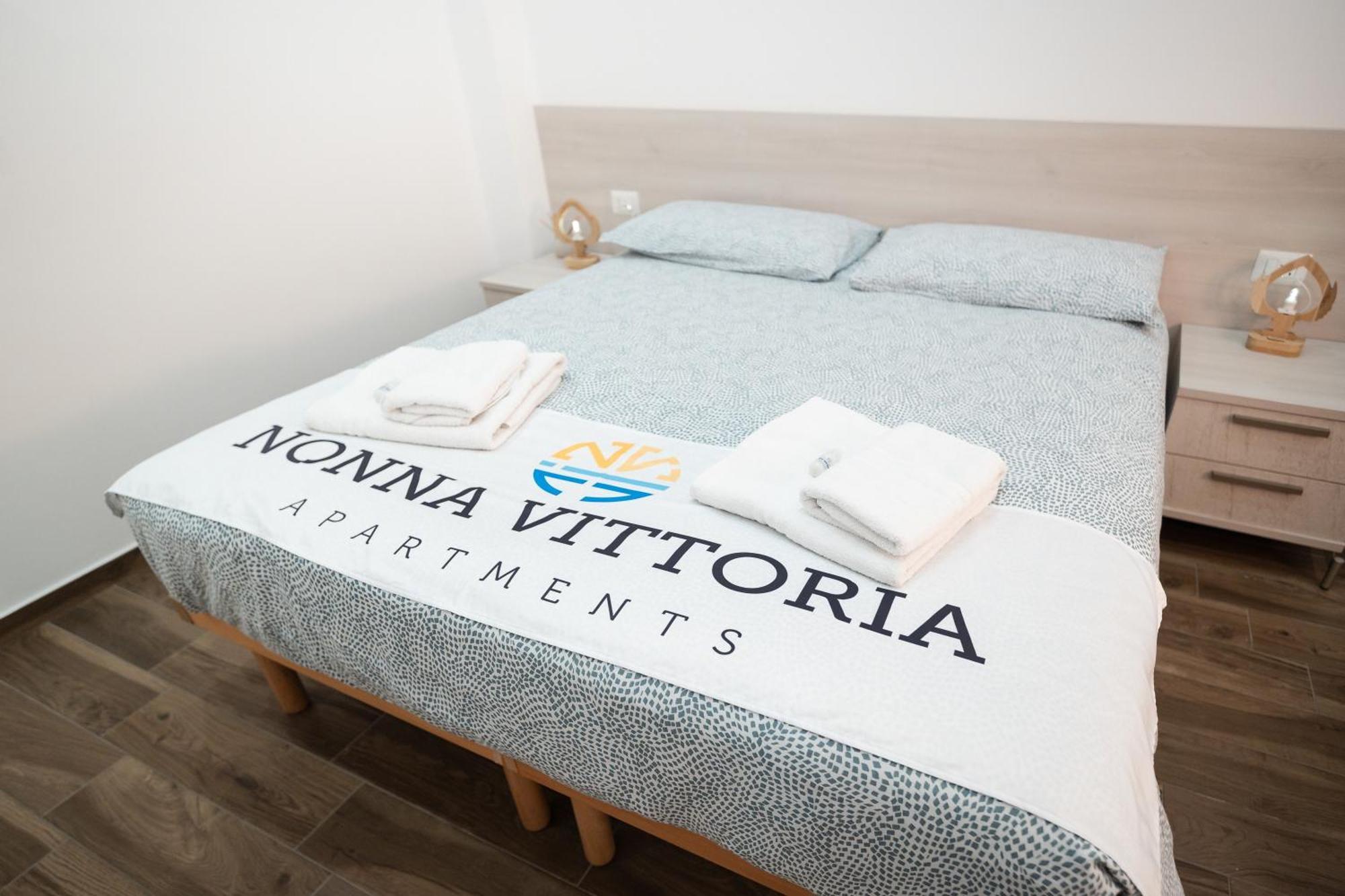 Nonna Vittoria Apartments Mola di Bari Bagian luar foto