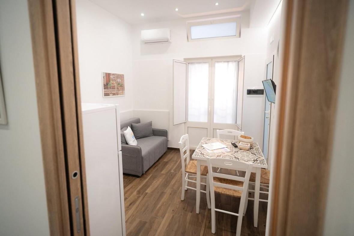 Nonna Vittoria Apartments Mola di Bari Bagian luar foto