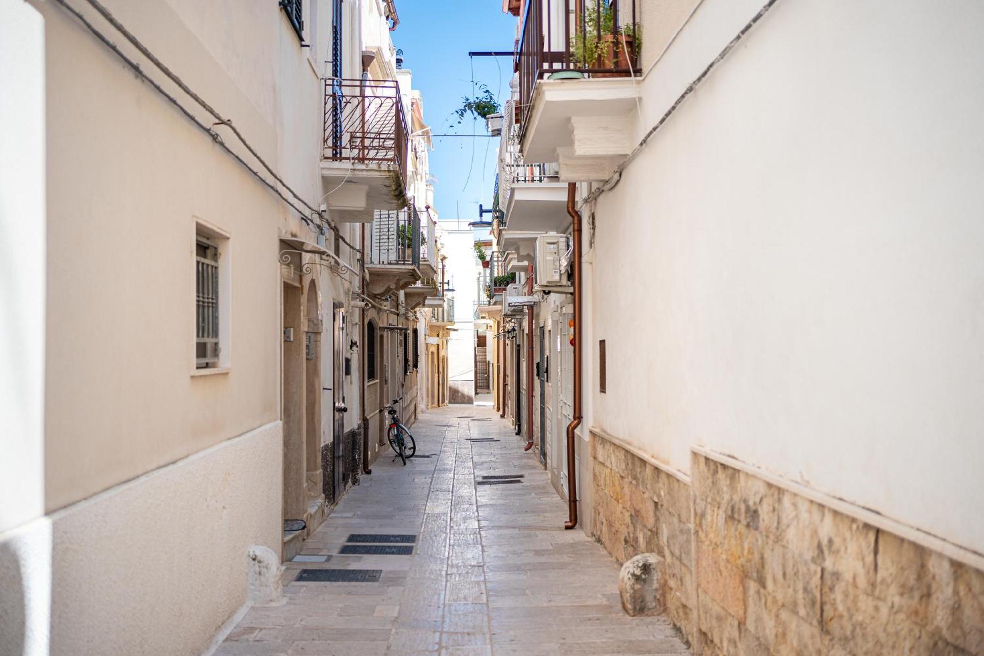 Nonna Vittoria Apartments Mola di Bari Bagian luar foto